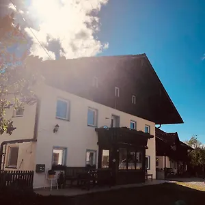 Apartment Ferien An Der Traun, Traunwalchen